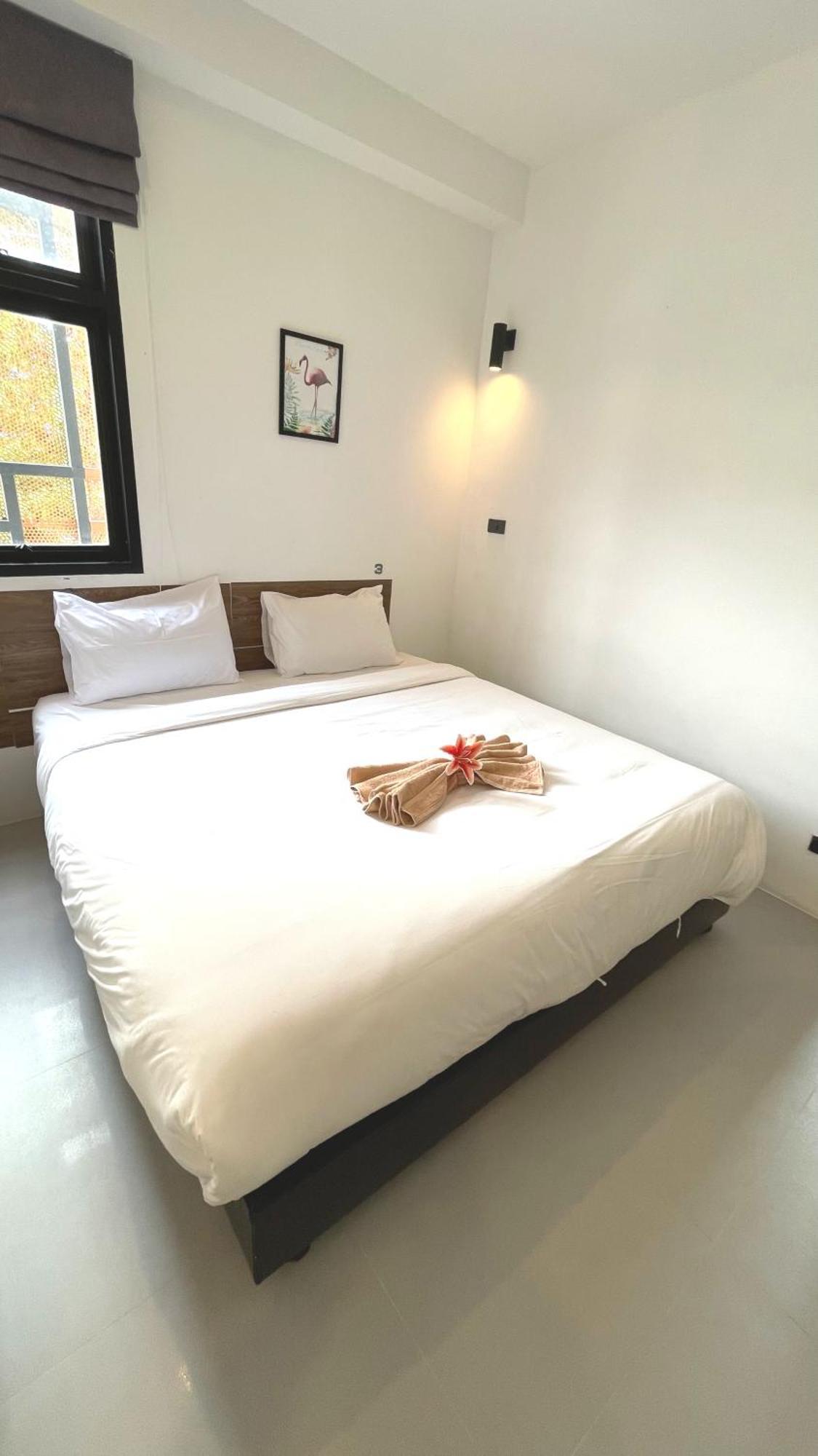 Rockstar Beach Apartments Strand Bang Rak Exterior foto