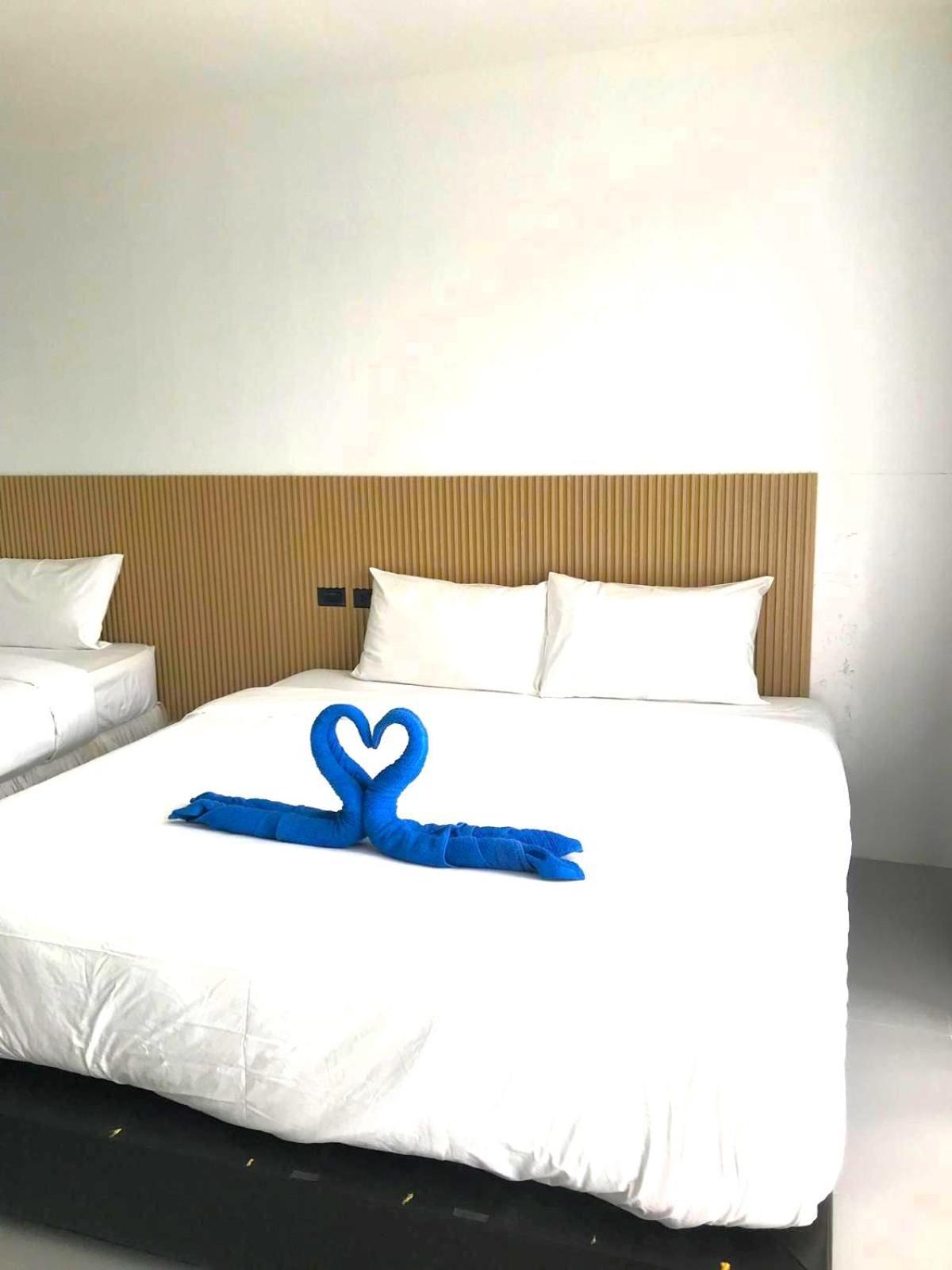 Rockstar Beach Apartments Strand Bang Rak Exterior foto