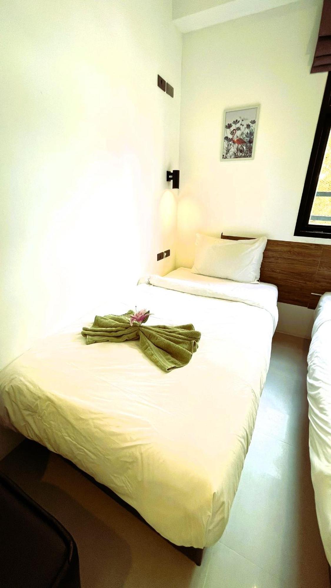 Rockstar Beach Apartments Strand Bang Rak Exterior foto