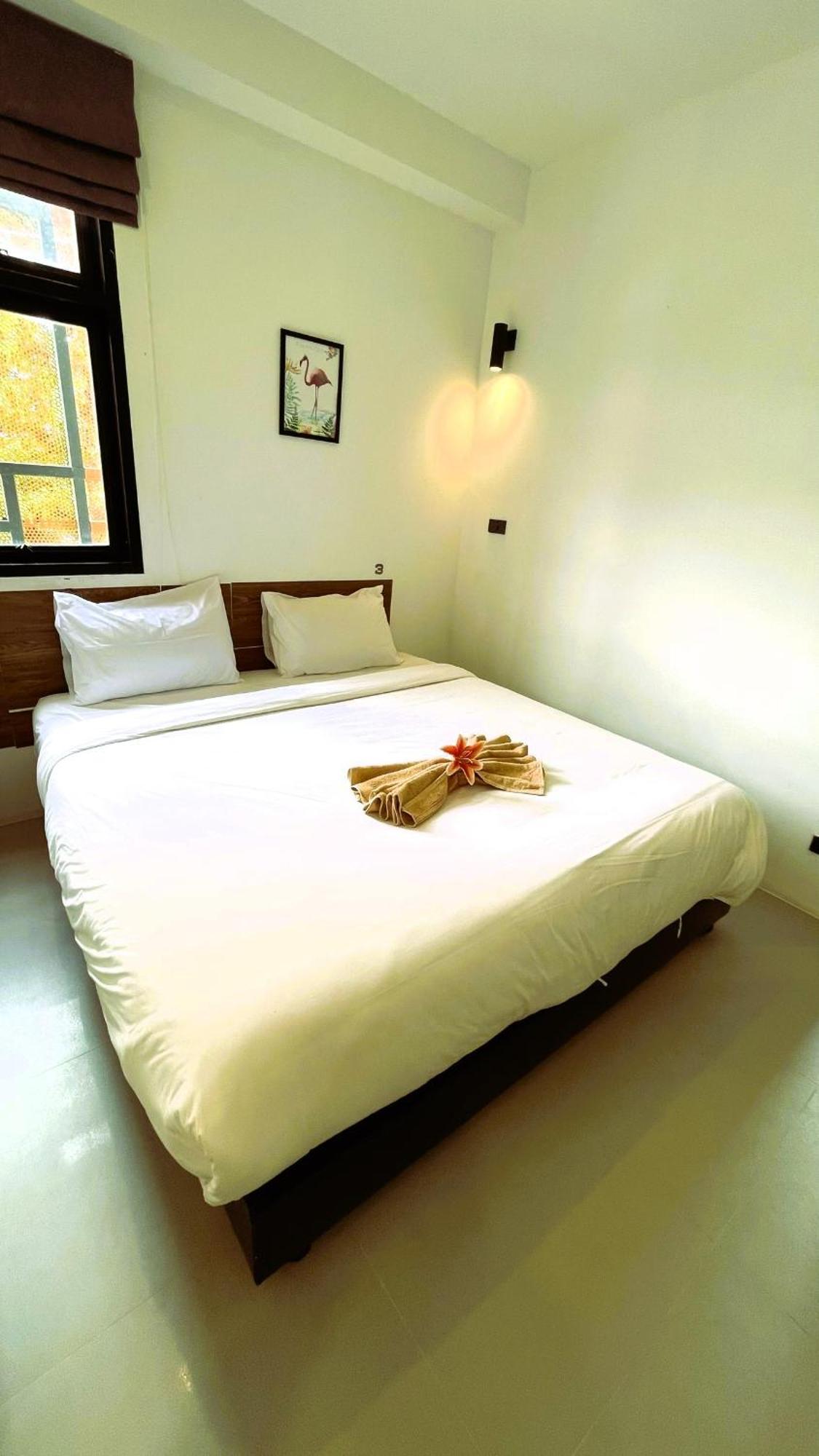 Rockstar Beach Apartments Strand Bang Rak Exterior foto